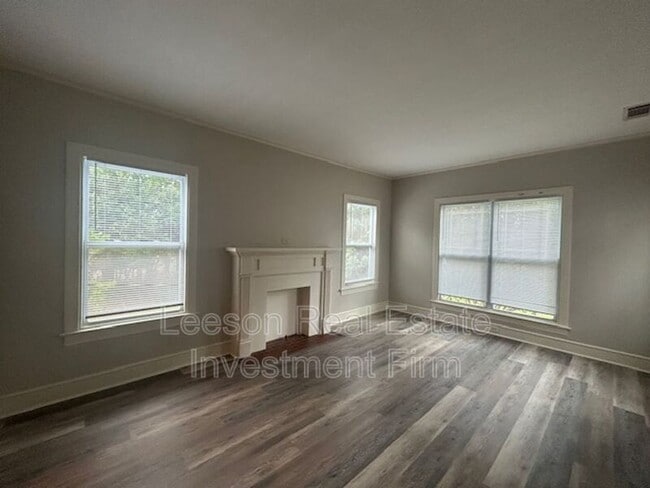 Foto del edificio - 3802 Baltimore Ave