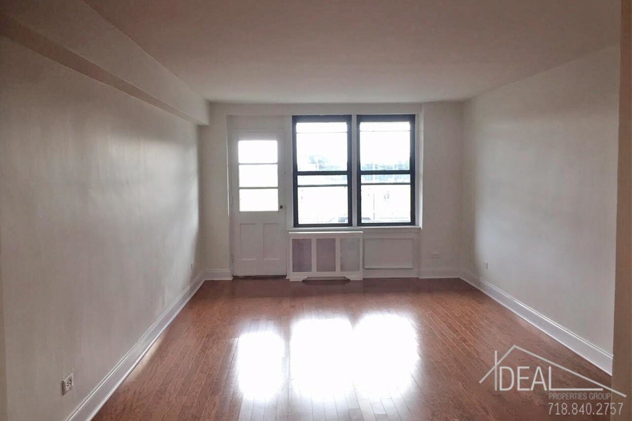 Foto principal - 3 bedroom in Brooklyn NY 11236