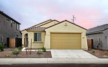 Building Photo - 6951 W Pedro Ln