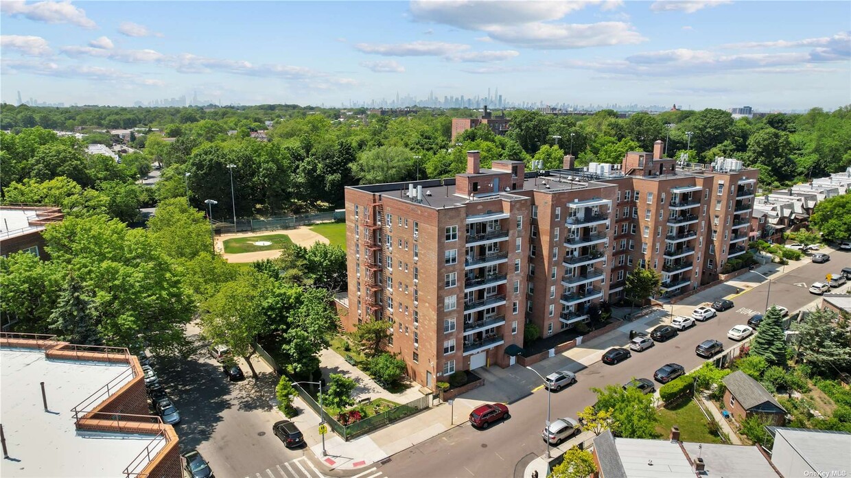 Primary Photo - 67-50 Thornton Pl