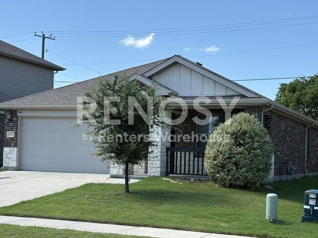 Foto del edificio - BIG Price Drop Best Value in the Area West Fort Worth Gem Prices to Move in NOW