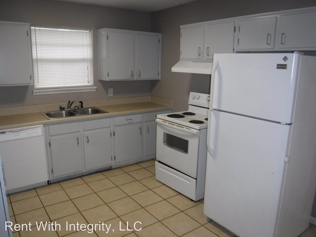 Building Photo - 3 br, 1.5 bath House - 2628 Onyx Trail