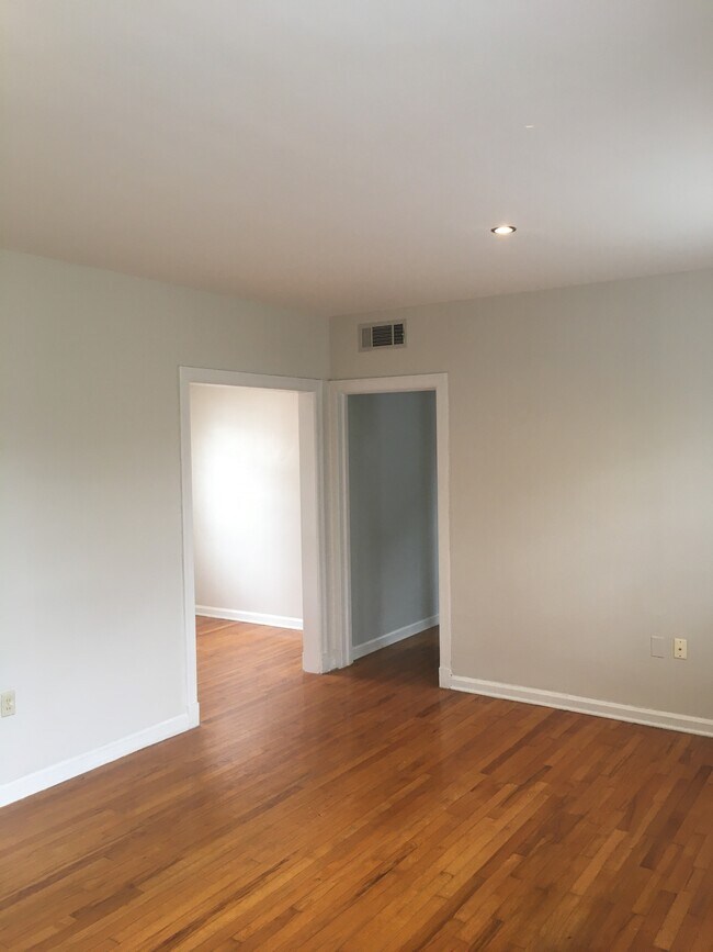 Building Photo - 214 Upham St