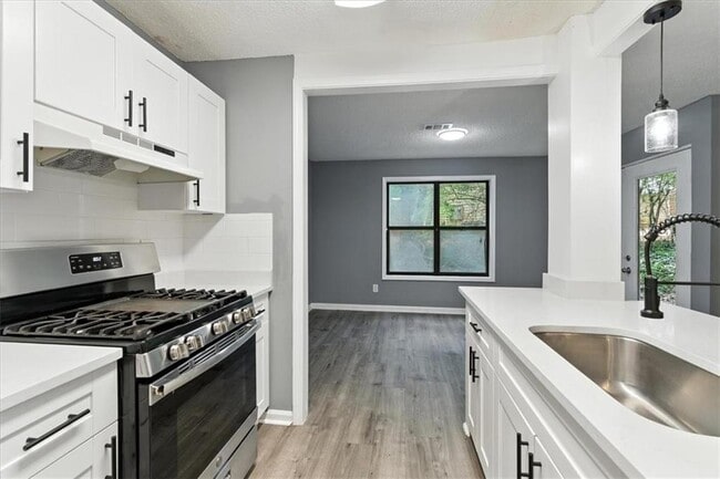 Building Photo - 3009 Hawthorne Pl