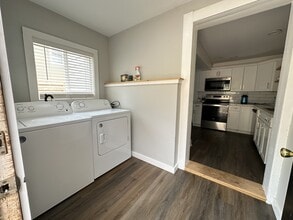 Building Photo - 610 E Main St