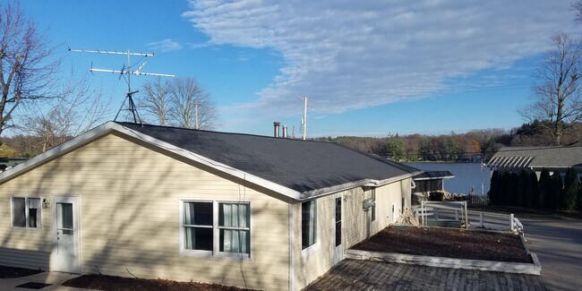 Foto del edificio - 11739 Maywood Dr