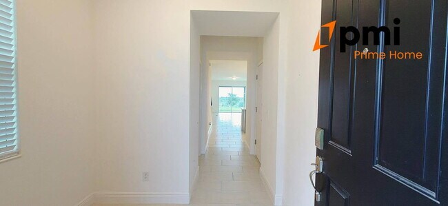Foto del edificio - "Stunning 4-Bed Home with 2.5 Baths & Spacious 2182 Sq Ft Layout in Clermont!"