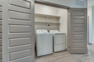 Interior Photo - Rise 120