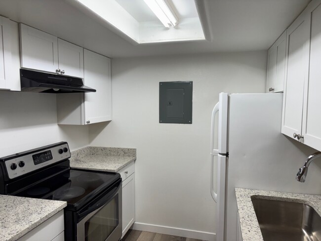 Foto del edificio - 910 S Walden St