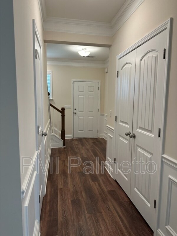 Building Photo - 132 Hadleigh Dr