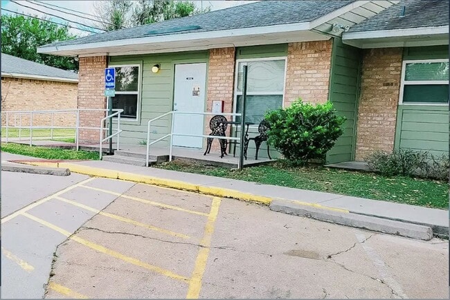 Foto del edificio - 308 N East St