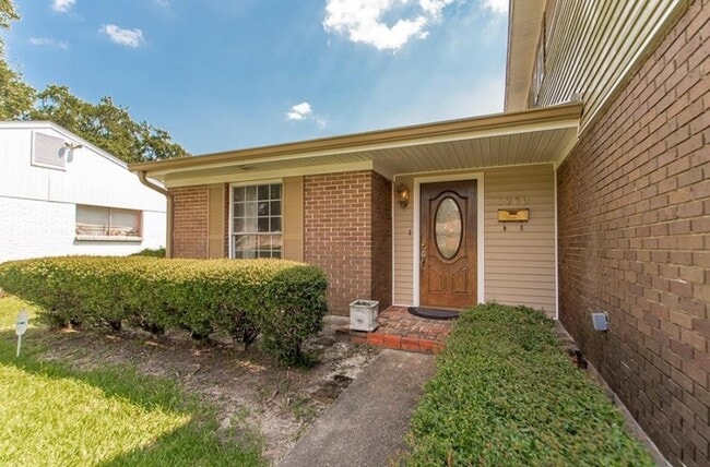 Building Photo - 5900 Durbridge Dr