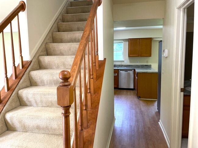 Entry - 3048 Turnberry Ln
