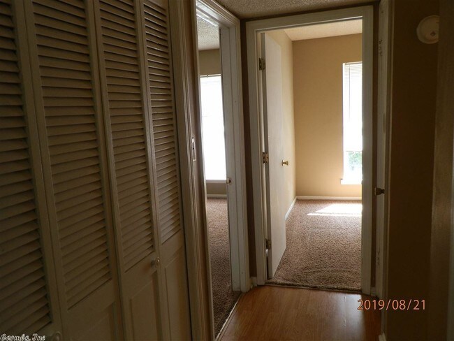 Foto del edificio - 329 W Highland St