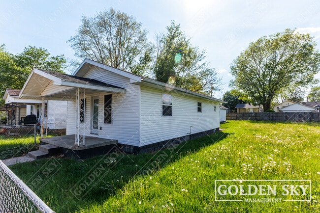 Building Photo - 3013 S Pershing Dr