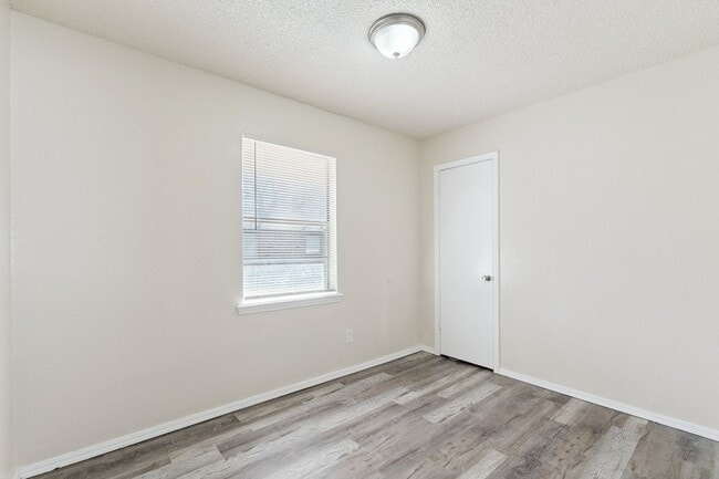 Foto del edificio - 2 bed, 1 bath apartment in Noble,OK