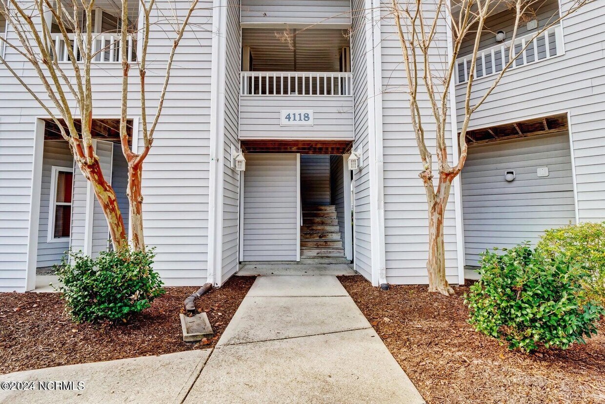 Primary Photo - 4118 Breezewood Dr