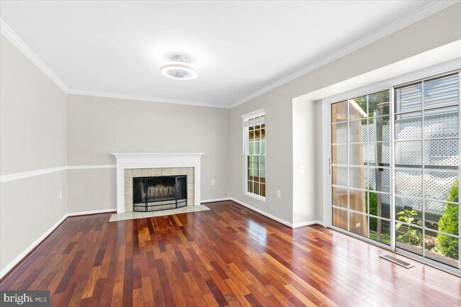 Building Photo - 461 Foxridge Dr SW