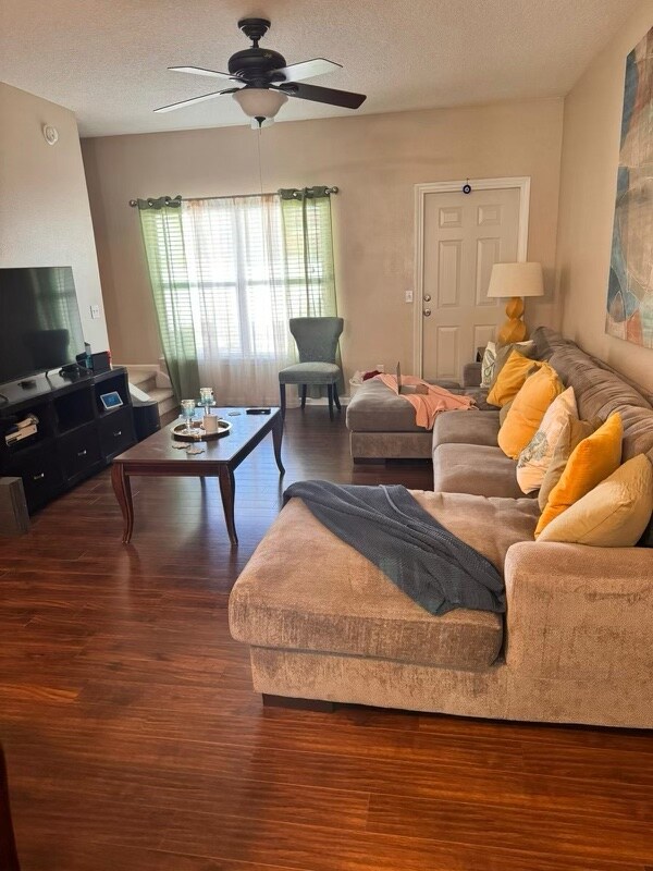 Foto del edificio - 828 Southern Creek Dr