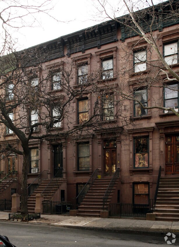 Foto del edificio - 18 W 123rd St