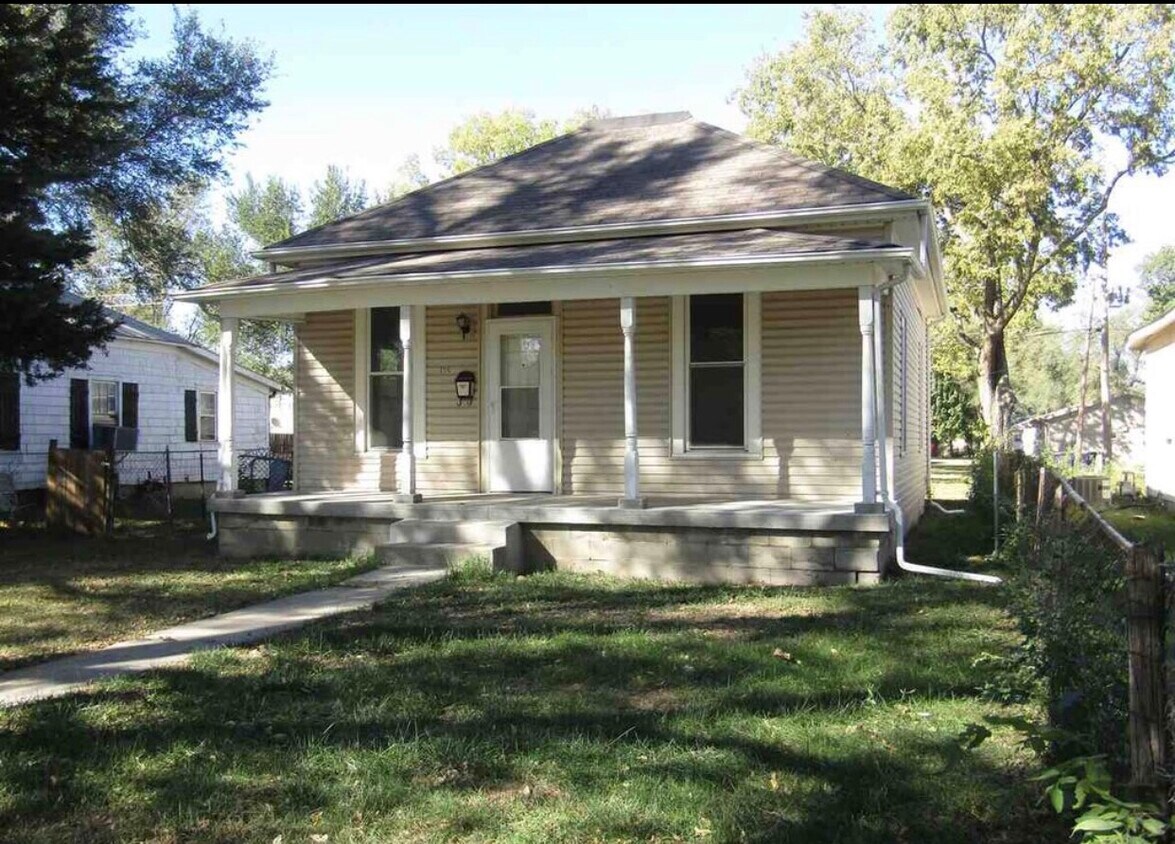 Primary Photo - 806 W 12th St