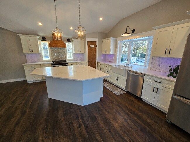 Foto del edificio - 69 Carver Rd