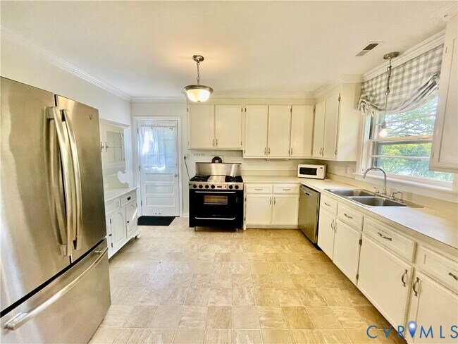Foto del edificio - 2306 Larkwood Rd