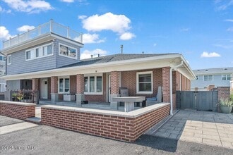 Building Photo - 5 Marius Ln