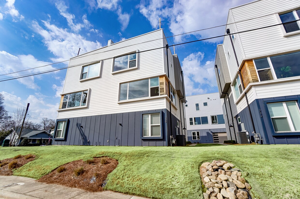 238 Walnut Ave, Charlotte, NC 28208 Townhome Rentals in Charlotte NC