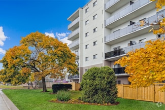 Building Photo - 1221 Simcoe St N