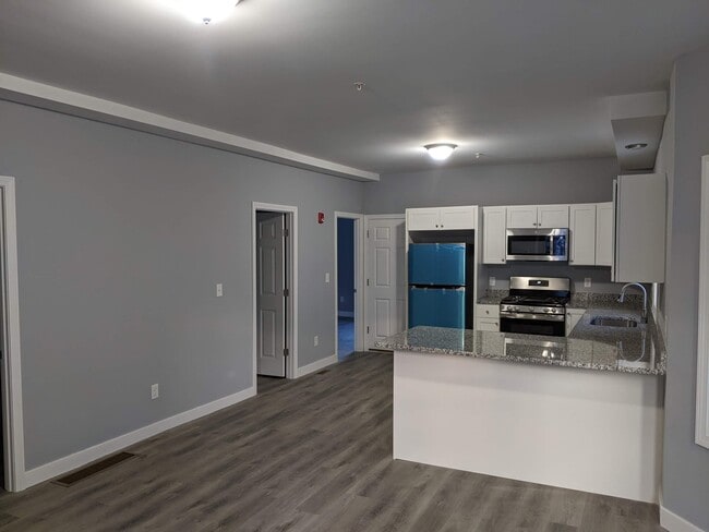 Building Photo - 43 Clare St