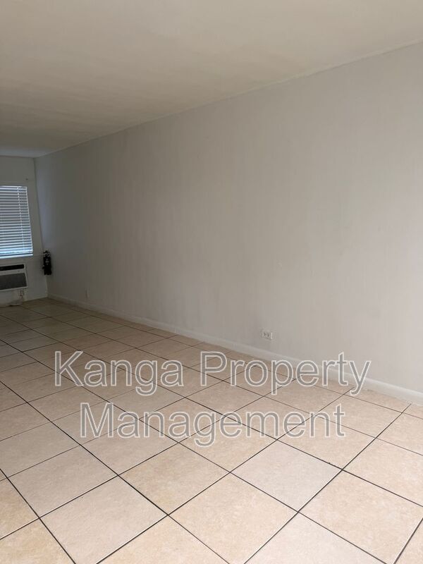 Foto del edificio - 1172 W 34th St