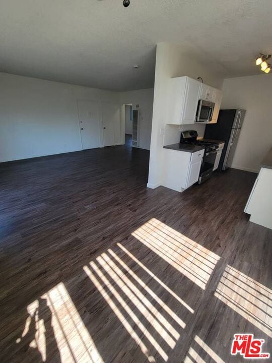 Primary Photo - 3438 Mentone Ave