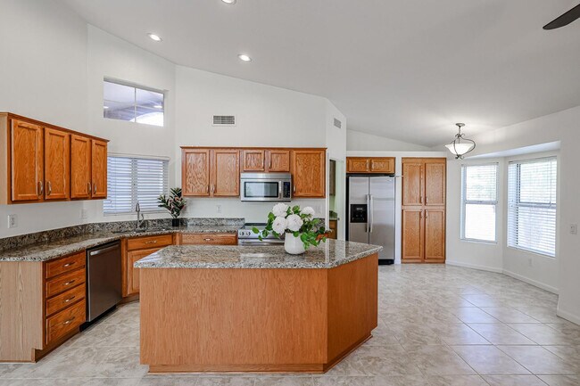 Foto del edificio - 3081 N 148th Ave