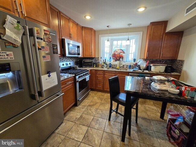 Photo - 1116 W Oxford St Townhome