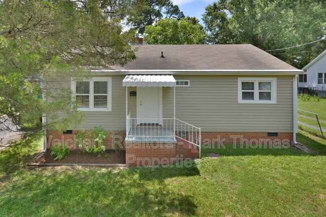 Building Photo - 2405 Albany St