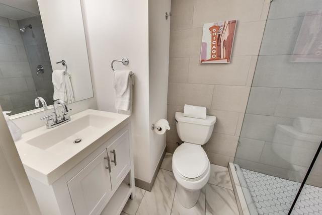 Foto del edificio - 2211 W Armitage Ave