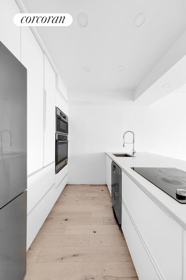 Foto del edificio - 415 E 37th St