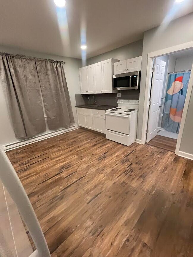 Building Photo - 4442 Freer St