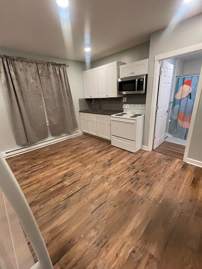 Building Photo - 4442 Freer St