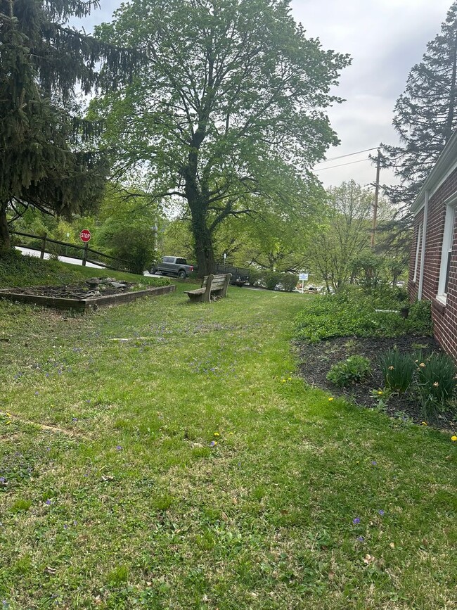Foto del edificio - Available Now- 3 Bedroom Home in York!