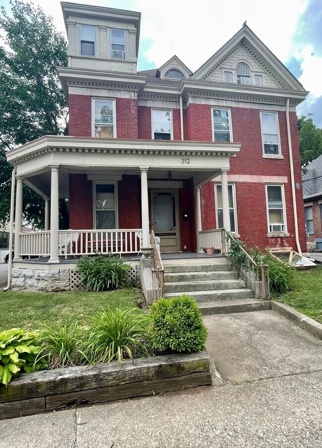 Foto del edificio - 312 South Upper Street, Lexington KY (Third Floor Unit)