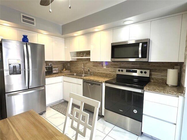Foto del edificio - 7049 Marlberry Ln
