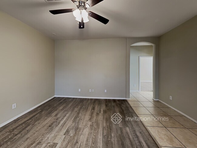 Foto del edificio - 2694 S 168th Dr
