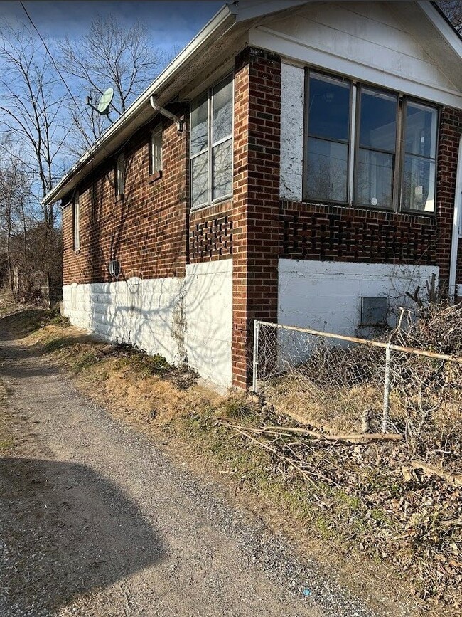 Building Photo - 8315 Eton Pl