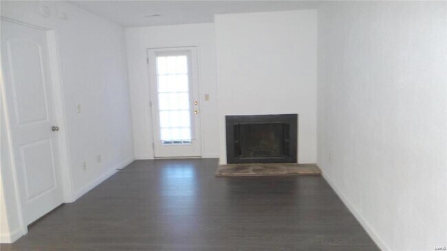 Building Photo - 105 Ashley Dr