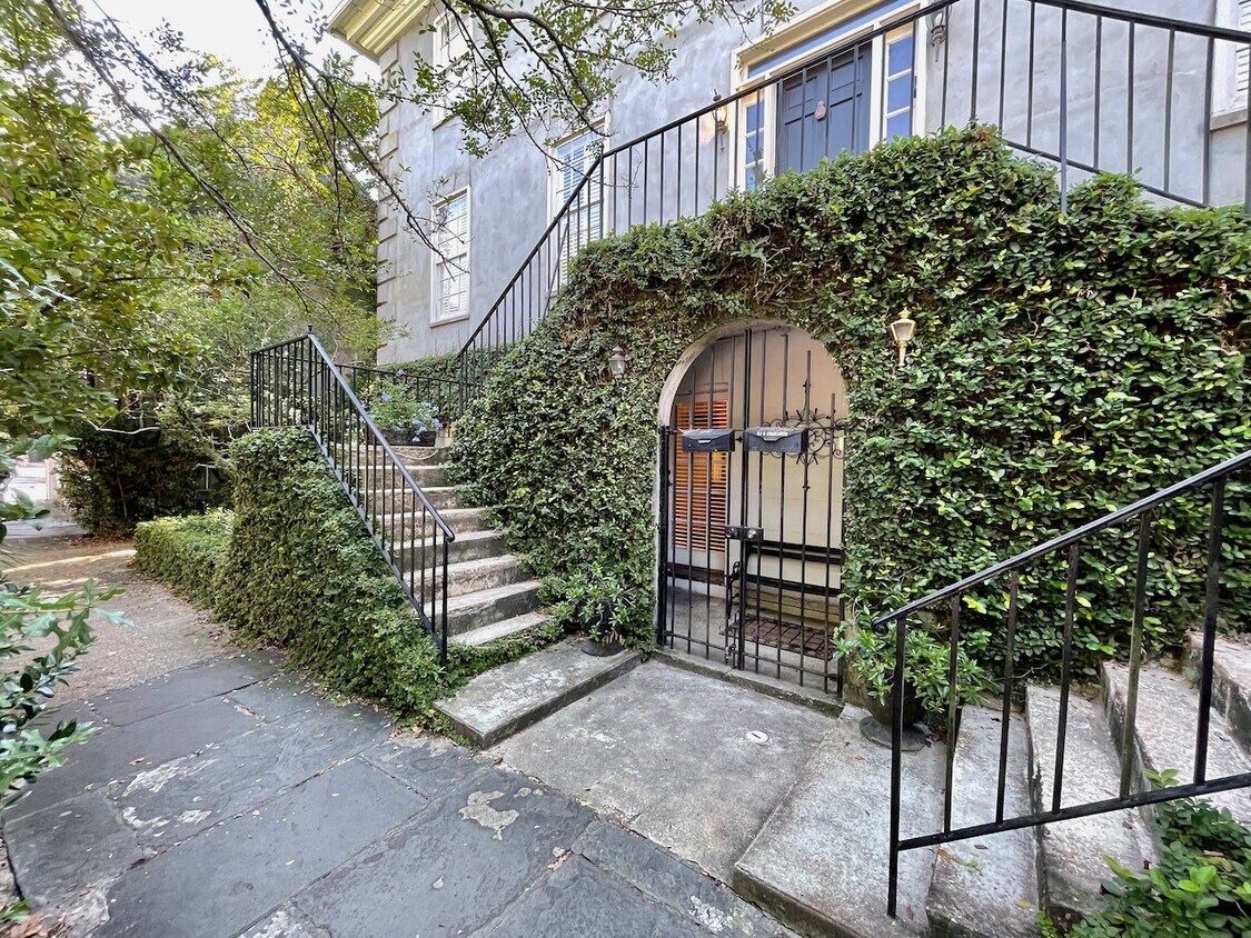 49 Charlotte St, Charleston, SC 29403 Townhome Rentals in Charleston