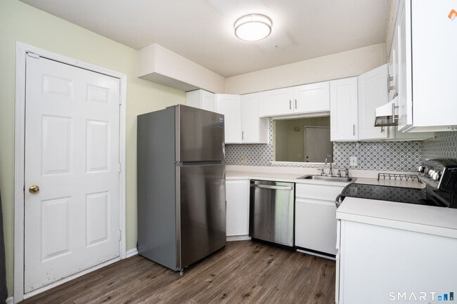 Building Photo - 302 Briarwood Ct
