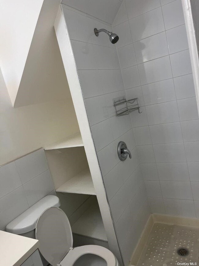 Foto del edificio - 2140 E 70th St