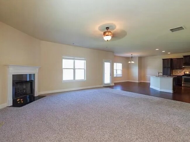 Foto del edificio - 2408 Misty Ivy Ct